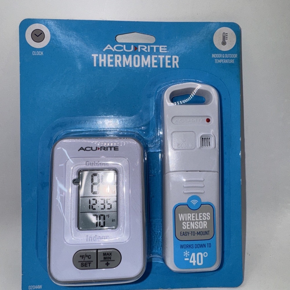 AcuRite Wireless Indoor Outdoor Digital Temperature Thermometer Clock & Memory